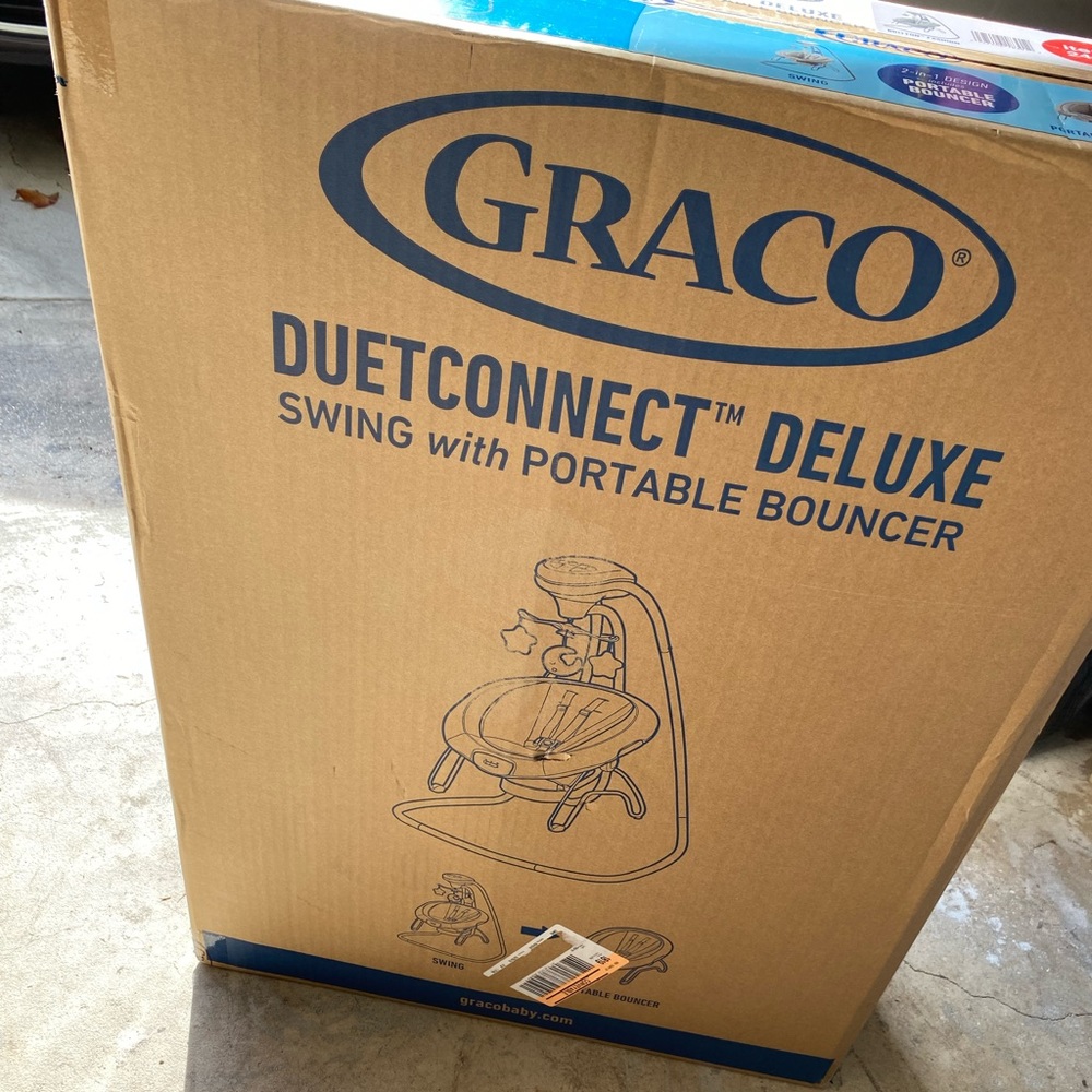 Graco Deluxe Connect (Bluetooth) Baby swing, brand new, never used